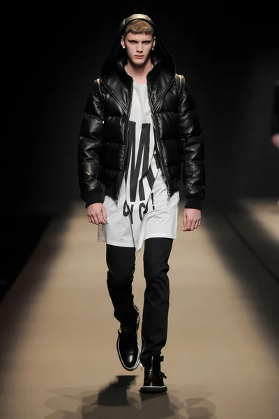 Look 27